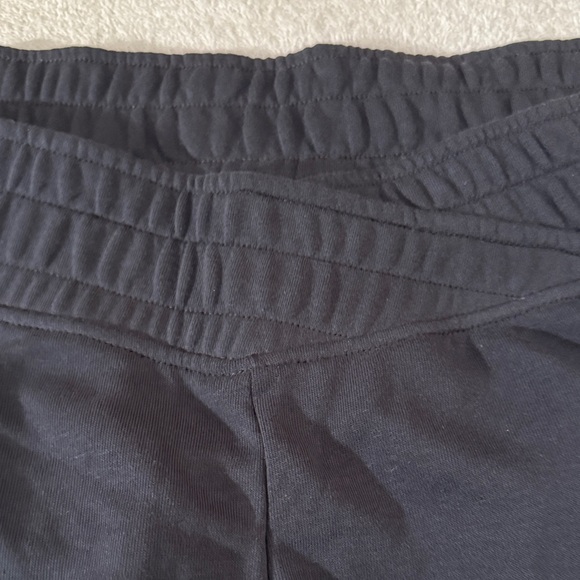 NWT Under Armour Rival Terry Crop Capri Joggers 33” length. Wide leg Loose Fit - Picture 4 of 9